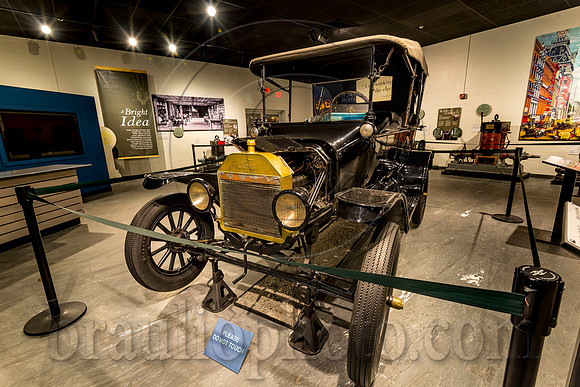 Edison-and-ford-winter-estates-holiday-nights
