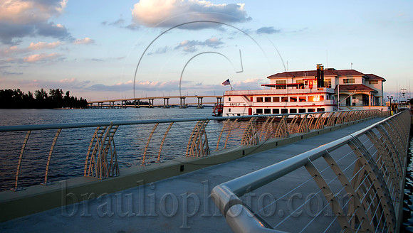 Caloosahatchee-river-Downtown-Fort Myers-Florida