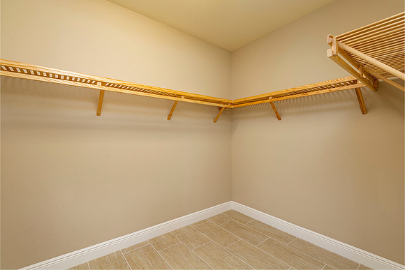 Master Bath Closet - 4706-4708