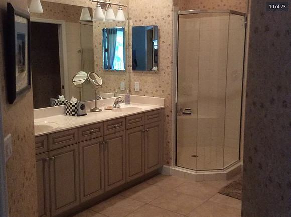 Mater Bathroom - Before