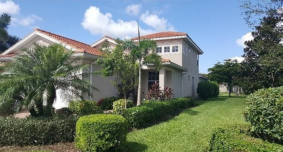 Front of house - Before1
