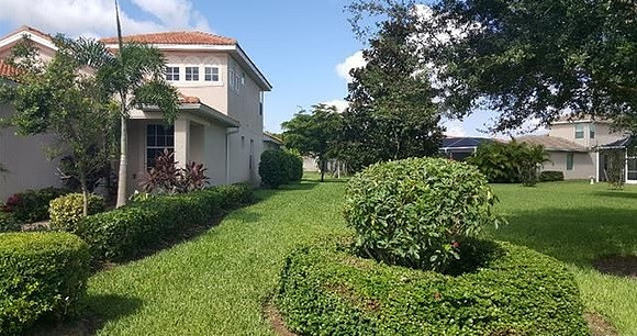Front of house - Before2